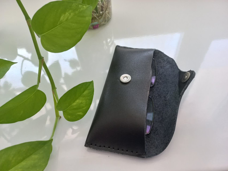 کیف عینک چرمی دست دوز تیپ 2
